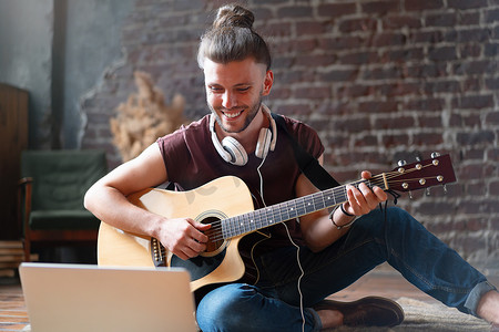 使徒行者（国语版） 相关产品