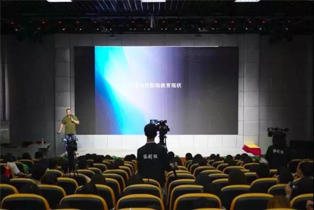 只属于我们的一天 相关产品