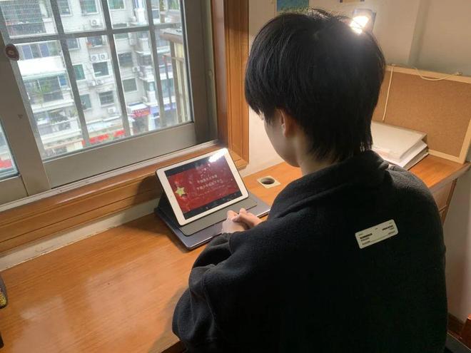 向上猴子 相关产品