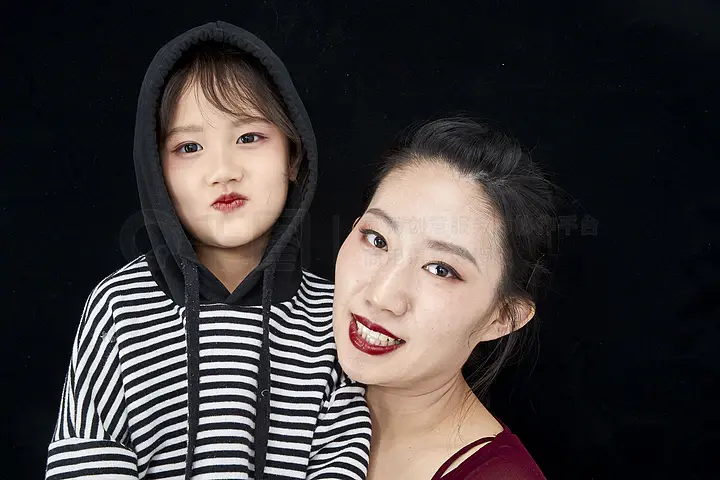 冲破黎明前的黑暗 相关产品