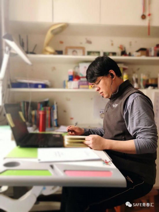 同一屋檐下 相关产品