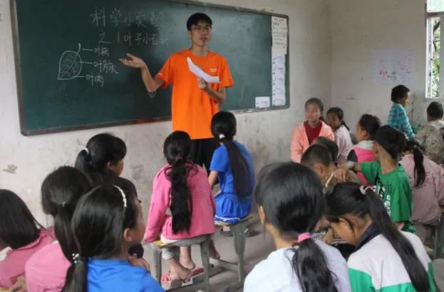 土路都有盐味道 相关产品